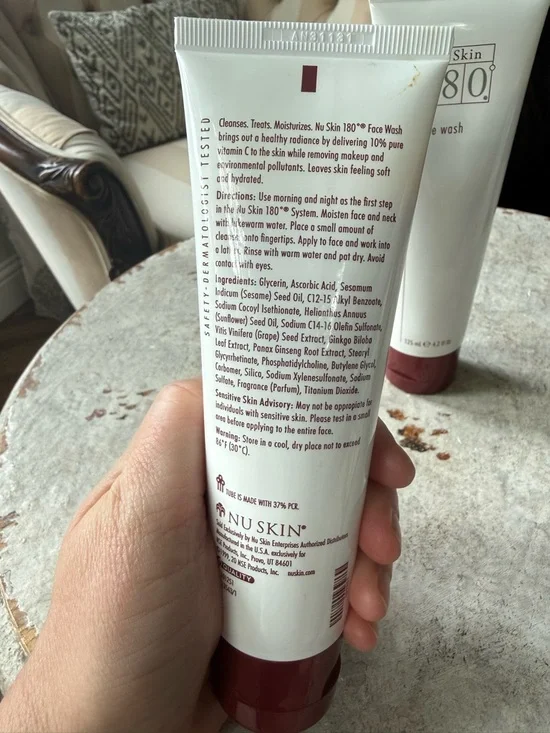 (Qty. 2) Nu Skin 180° Face Wash - Picture 2 of 4